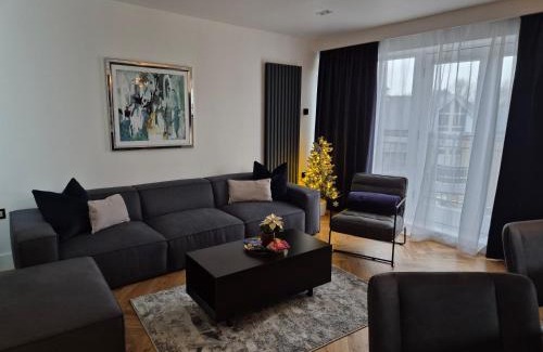 Canterbury Apartment | Newly Renovated Flat with Parking space