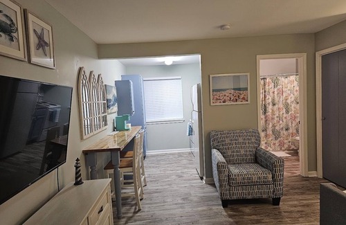 Biloxi Condo | Newly Renovated Gated Complex & Pretty Condo-Great for TDY or Beach Visitors!