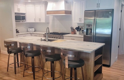York Beach House | Newly Renovated Hidden Star