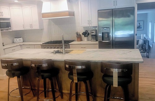 York Beach House | Newly Renovated Hidden Star