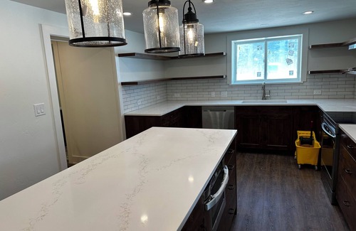 Twin Lakes House | Newly-Renovated House on 30+ Acres!