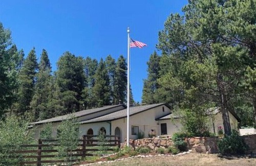 Twin Lakes House | Newly-Renovated House on 30+ Acres!