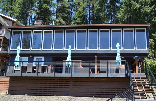 Coeur d'Alene House | Newly renovated Lakehouse on Rockford Bay, private beach, walk to Shooters