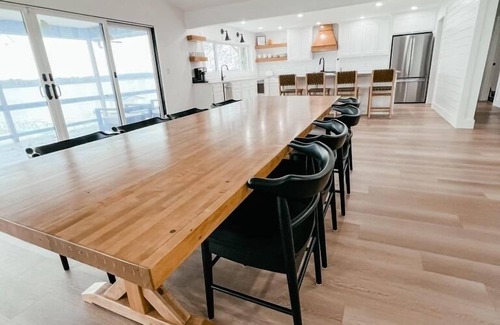 Grove House | Newly Renovated Lakeside Property