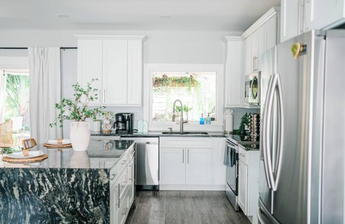 Fort Myers House | Newly Renovated Mid-Century Getaway with Pool