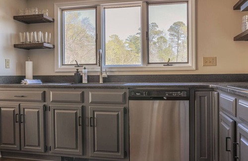 Pinehurst Apartment | Newly Renovated, Modern, Luxurious - 7 beds