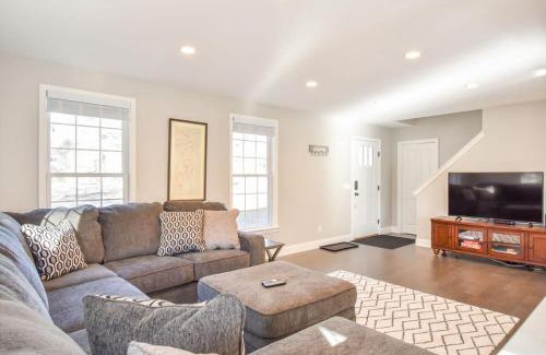 South Chatham House | Newly Renovated Modern Pond Access