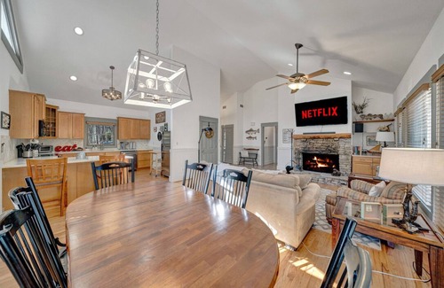 Big Canoe House | Newly renovated Mountain retreat, close to amenities, pet friendly.