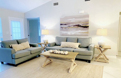 Pelican Bay Condo | Newly renovated Naples Condo!
