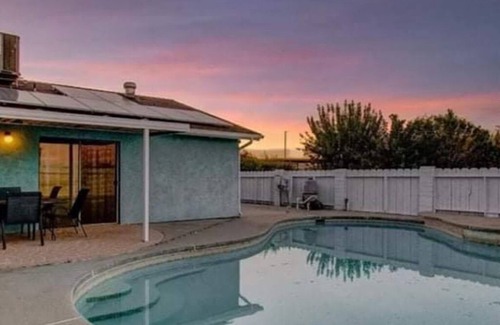 Taft House | Newly Renovated Private Room with Pool Access