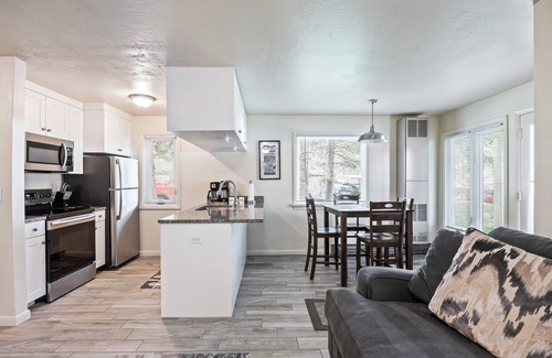 North Park City Cottage | Newly Renovated Unit: Contemporary Interiors, Minutes from Fine Dining & Wold Class Skiing!