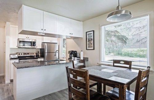North Park City Cottage | Newly Renovated Unit: Contemporary Interiors, Minutes from Fine Dining & Wold Class Skiing!