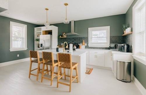 Mount Joy House | Newly Renovated, Vintage Inspired, Large 4 BR Home