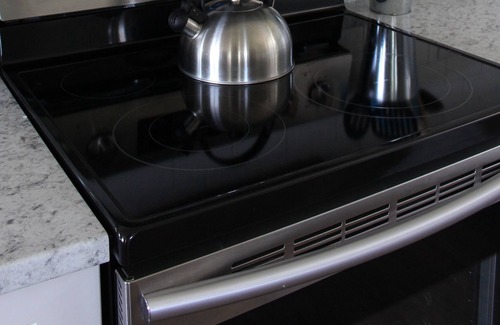 Tryon House | Newly Renovated Waterfront Home Close to Victoria & South Shore Beach