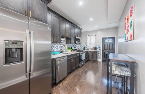 Downtown Baltimore House | Newly renovated well furnished 4-bedroom townhome near Camden Yard in Baltimore
