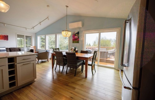 Sitka House | Newly Renovated with Ocean VIews