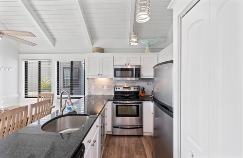 Bald Head Island Villa | Newly updated, desirable Villa next to BHI Club - Promotional Fall Rates