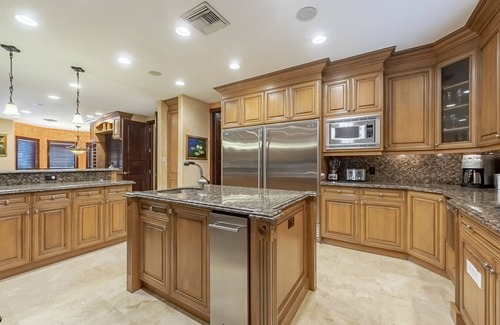 Shady Banks House | NEWLY UPDATED Luxurious Gated Private Waterfront Estate 7000 SF Quiet Tranquil