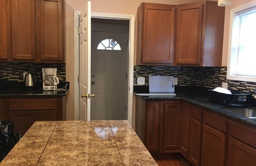Cleveland House | Newly updated house close to the Clinic,UH, Case in Cleveland Hts.