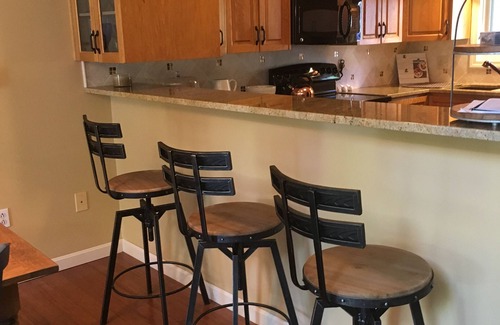 Ocean Park House | Newly updated modern Ocean Park townhouse less than 5 minutes walk to beach!