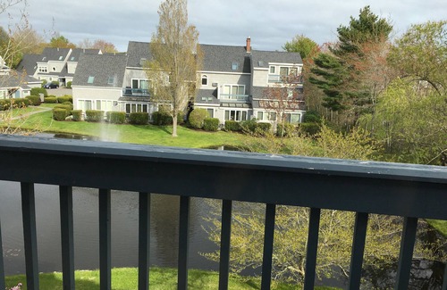 Ocean Park House | Newly updated modern Ocean Park townhouse less than 5 minutes walk to beach!