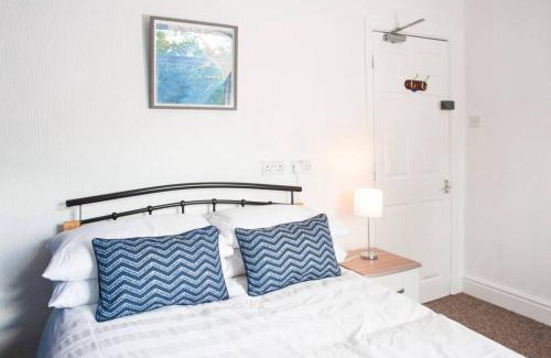 Newport Apartment | Newport house sleeps 9 - Mycityhaven