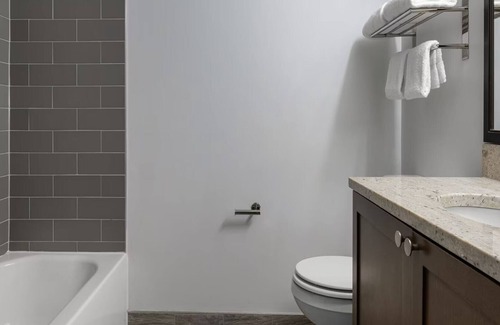 Yachting Village Resort | Newport Onshore: RI 2BR Coastal Resort Escape