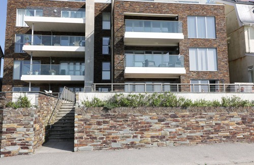 Newquay Cottage | NEWQUAY FISTRAL BEACH VIEW, family friendly in Newquay