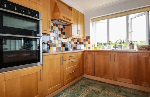 Newquay House | NEWQUAY TAMARISK LODGE ON THE GANNEL, family friendly in Newquay