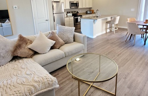St. Andrews House | NewtoVrbo! Entire 2 Townhouses, 5 bedrooms, 4.5 bathrooms in gated community!