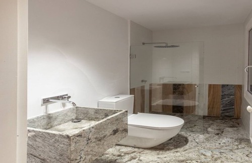 San Francisco Apartment | Next to the old town