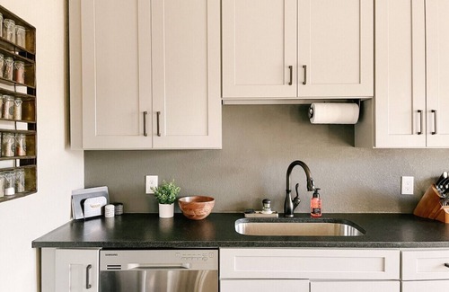 Downtown Knoxville Apartment | Neyland View Condo - Heart of Downtown Knoxville