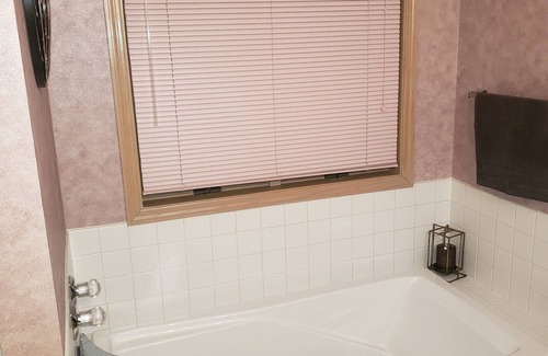 Winneconne House | NFL Draft /EAA Spacious home w/Pool /Sleeps 10