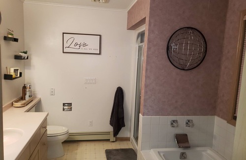Winneconne House | NFL Draft /EAA Spacious home w/Pool /Sleeps 10