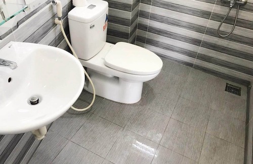 Vinh Trung House | Ngok Linh house at Ham Nghi lake