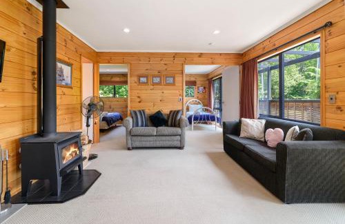 Ngongotaha Bed & Breakfast | Ngongotaha Lakeside Lodge