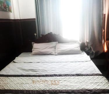 Phu Loc Hotel | Nguyet Anh Guesthouse