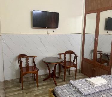 Ben Cat Hotel | Nhà nghỉ bình dân