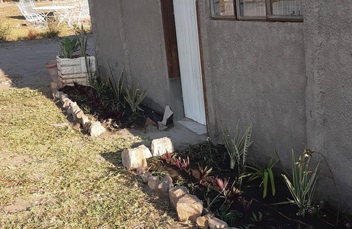 Ruwa House | Nhaka Savaal - Cottage Miami