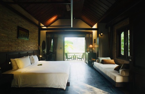 Hoa Lu Hotel | Nham Village Resort