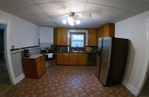 Niagara Falls House | Niagara Falls USA, Five bedroom home, 11 blocks from the Falls