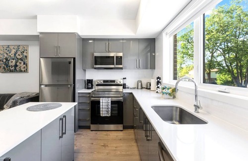 Niagara Falls Condo | Niagara Home 4 Mins To Falls, Free parking