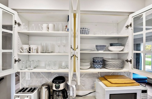 Grantham House | Niagara Wine Region 4 Bedrooms Retreat W/Hot Tub