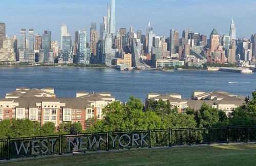 North Bergen Apartment | Nice 2 bedrooms, Massage Seat, close to New York, THE BEST CHOICE!