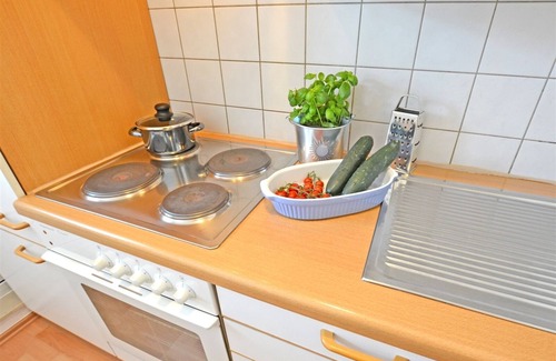 Bad Kreuznach Apartment | Nice 2-room apartment in the spa area - balcony, WiFi, TV, walk-in shower