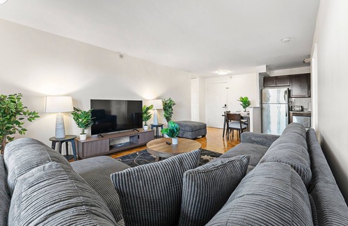 North Brookline Apartment | Nice 2bd/1.5ba near BU 6684