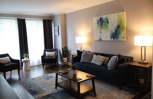 West Lawn House | Nice 3-bedroom house with AC in vibrant Chicago
