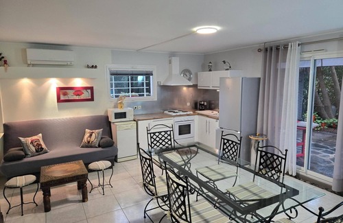 Sete Apartment | Nice 58-m² 2-bedroom apartment: close to sea, ground floor of a luxurious villa