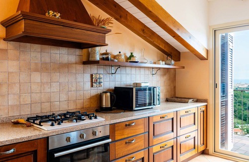 Borghetto Santo Spirito Villa | Nice apartment in villa for 5 people with pool, WIFI, A/C, balcony and pets allowed
