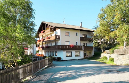 St. Valentin auf der Haide Apartment | Nice apartment for 32 guests with WIFI, TV, balcony, pets allowed and parking